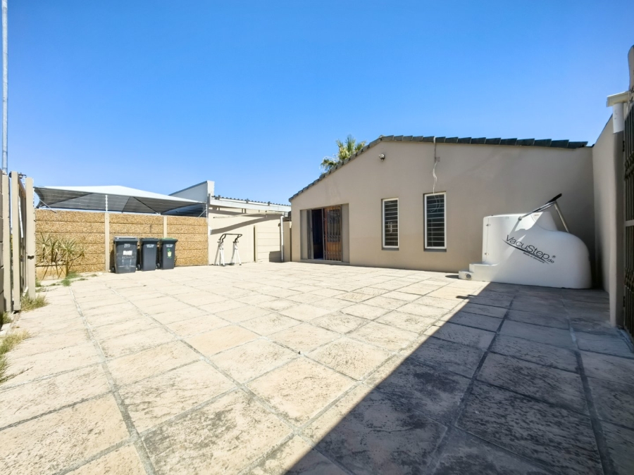 4 Bedroom Property for Sale in Richwood Western Cape